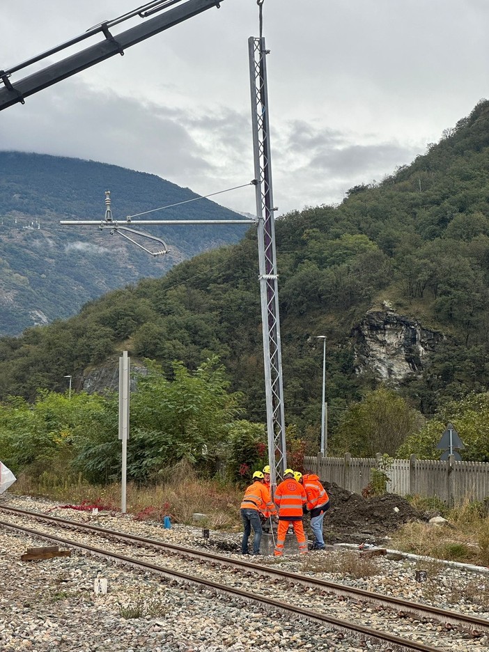 Aosta-Ivrea-Chivasso, le Regioni e RFI sottoscrivono Protocollo di intesa per definire gli ulteriori sviluppi di medio termine dell’intera tratta