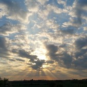 sole e nuvole nel cielo