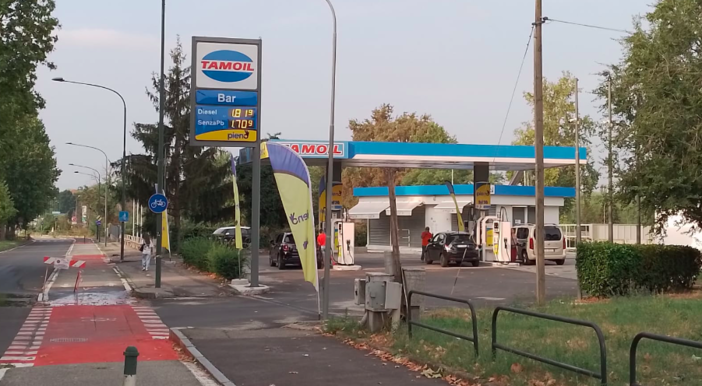 distributore di benzina