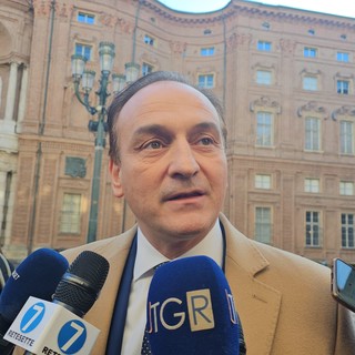 Alberto Cirio intervistato in piazza Carignano