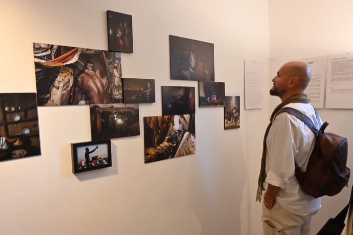 Le foto di Stefano Stranges in mostra con “Homeland” a Pino Torinese