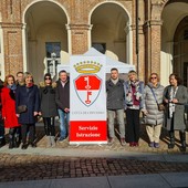 persone in piazza