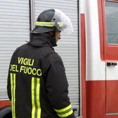 Esplode una bombola del gas: sventrata una casa. L'inquilino sotto choc