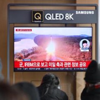 Nordcorea, Kim annuncia: &quot;Testato nuovo missile balistico ipersonico&quot;