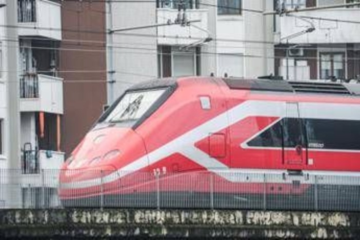 Sciopero generale oggi 8 marzo: stop e disagi per treni, aerei e autostrade