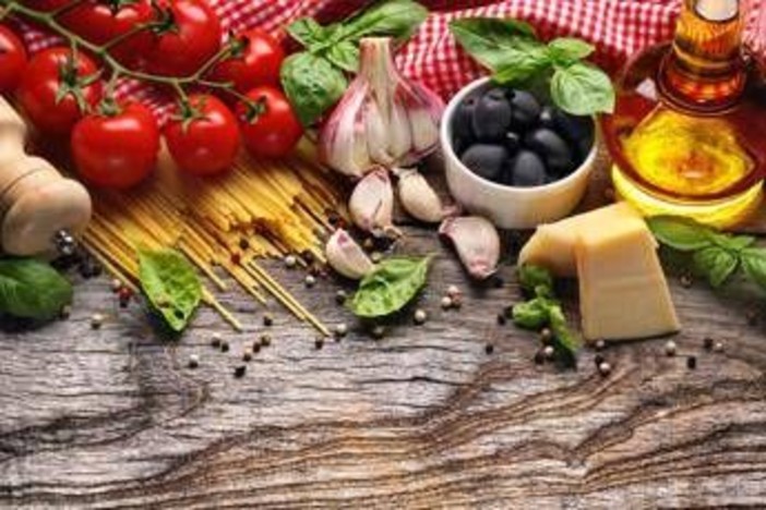 Il monito dell'endocrinologa: &quot;La dieta mediterranea sì ma con meno carboidrati&quot;