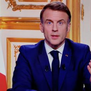 Francia, Macron: &quot;Nominerò premier nei prossimi giorni, resterò presidente fino a fine mandato&quot;