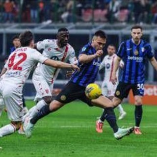 Inter-Monza 3-2 in rimonta, nerazzurri restano al comando della classifica